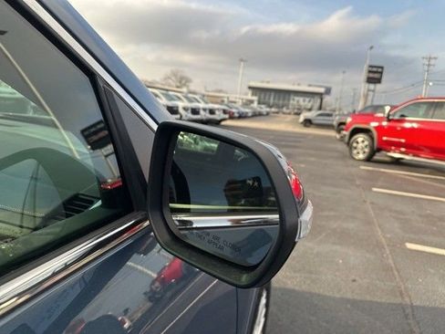 Used 2025 GMC Acadia Denali w/ Super Cruise Package image 16