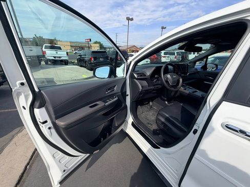 Used 2023 Toyota Sienna XSE w/ XSE Plus Package AWD/4WD image 9