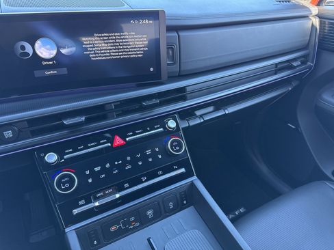 Used 2025 Hyundai Santa Fe Calligraphy image 25