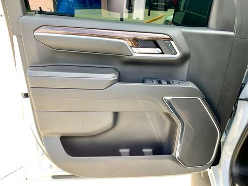 Used 2024 GMC Sierra 1500 Elevation w/ X31 Off-Road Package AWD/4WD image 12