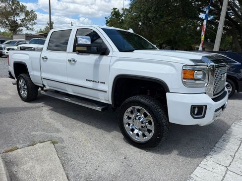 Used 2016 GMC Sierra 2500 Denali w/ Duramax Plus Package AWD/4WD image 3