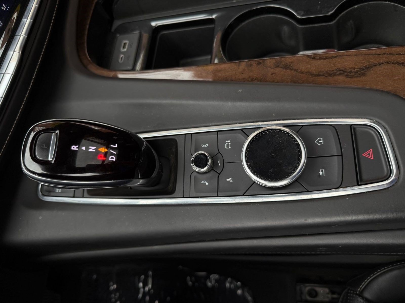 Used 2021 Cadillac Escalade ESV Sport Platinum w/ Heavy-Duty Trailer Package AWD/4WD image 16