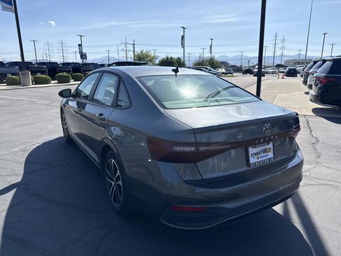 Used 2025 Volkswagen Jetta Sport FWD image 8