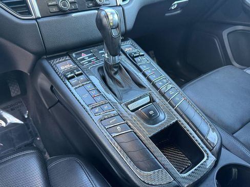 Used 2015 Porsche Macan S AWD/4WD image 40