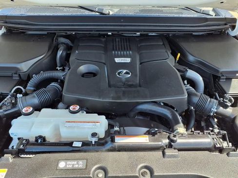 Used 2024 Lexus GX 550 AWD/4WD image 3