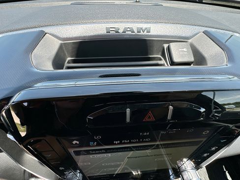Used 2019 RAM 1500 Laramie w/ Sport Appearance Package AWD/4WD image 34