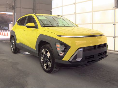 Used 2024 Hyundai Kona SEL AWD/4WD image 5