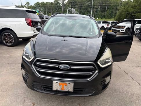 Used 2017 Ford Escape SE w/ SE Sport Appearance Package FWD image 51