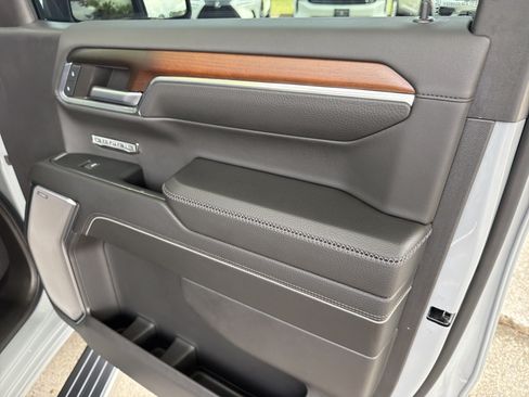 Used 2024 GMC Sierra 1500 Denali AWD/4WD image 21