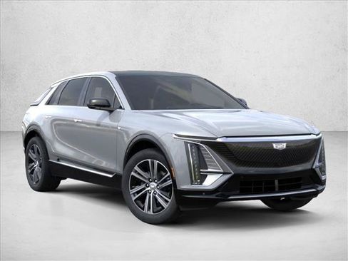 New 2026 Cadillac Lyriq Luxury RWD image 2