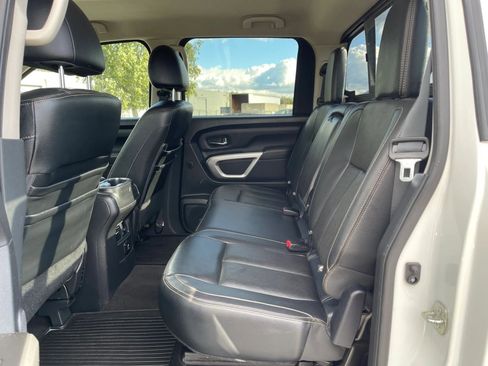 Used 2016 Nissan Titan SL image 21