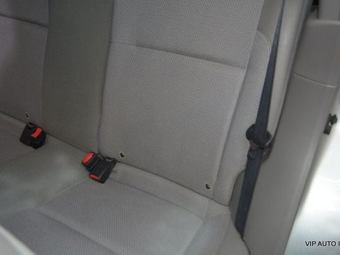 Used 2004 Subaru Forester 2.5X AWD/4WD image 25
