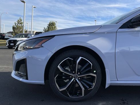 New 2025 Nissan Altima 2.5 SR w/ SR Premium Package image 9