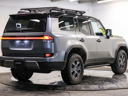 Used 2024 Lexus GX 550 AWD/4WD image 4