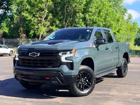 Used 2025 Chevrolet Silverado 1500 LT Trail Boss w/ Convenience Package II AWD/4WD image 2
