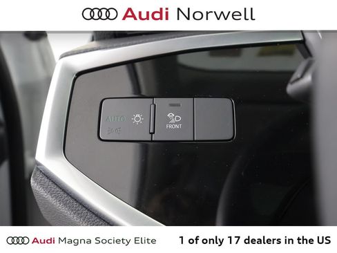 Used 2025 Audi Q3 2.0T Premium w/ Convenience Package AWD/4WD image 25