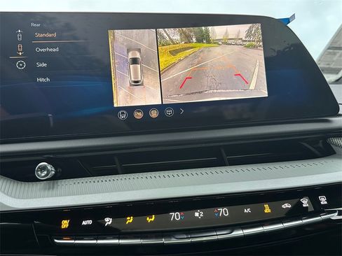 New 2026 Cadillac Optiq Luxury 1 image 26