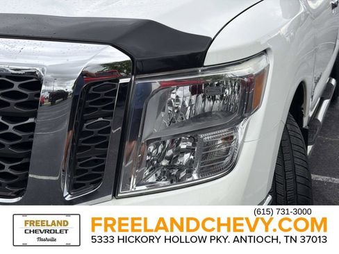 Used 2018 Nissan Titan XD RWD image 10