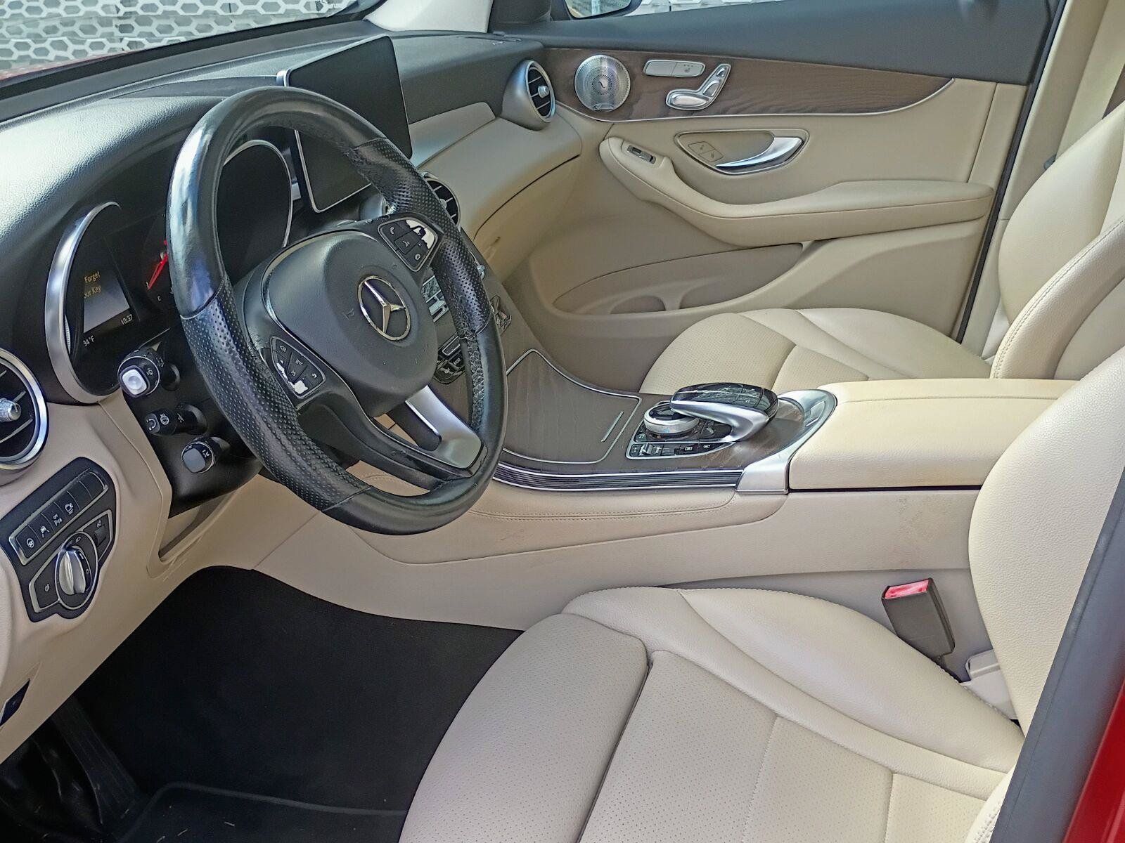 Used 2018 Mercedes-Benz GLC 300 4MATIC image 4