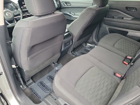 Certified 2025 Nissan Pathfinder SV image 14