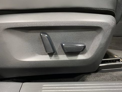 Certified 2023 Nissan Rogue Platinum w/ Platinum Premium Package AWD/4WD image 32