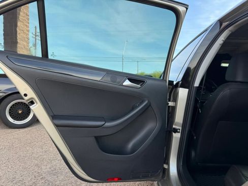 Used 2015 Volkswagen Jetta TDI SEL image 34