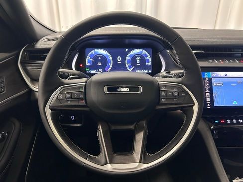 New 2026 Jeep Grand Cherokee L Limited AWD/4WD image 9