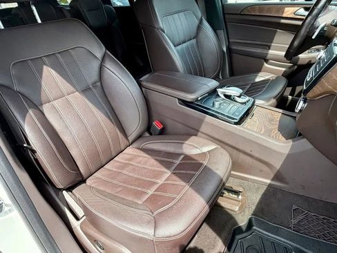 Used 2019 Mercedes-Benz GLS 450 4MATIC image 18