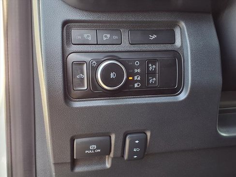 Used 2023 Ford F250 Lariat w/ Chrome Package image 33