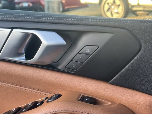 Used 2022 BMW X5 sDrive40i w/ Executive Package image 19