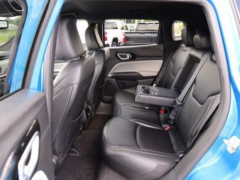Used 2025 Jeep Compass Limited AWD/4WD image 9