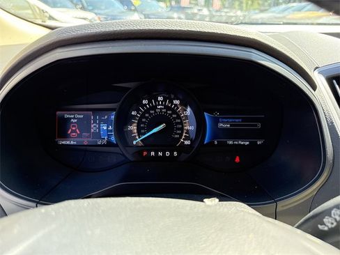 Used 2022 Ford Edge SEL w/ Convenience Package image 18