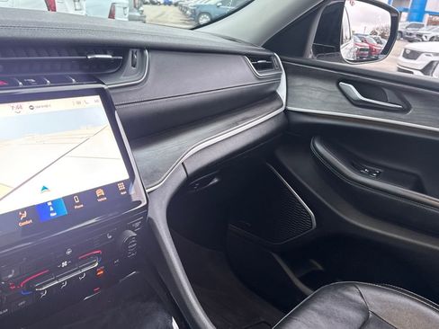 Used 2022 Jeep Grand Cherokee L Limited image 24