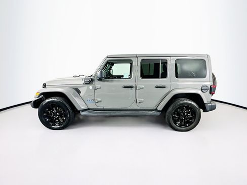Used 2022 Jeep Wrangler Unlimited Sahara w/ Cold Weather Group AWD/4WD image 4