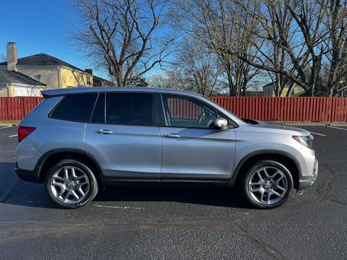 Used 2023 Honda Passport EX-L image 2