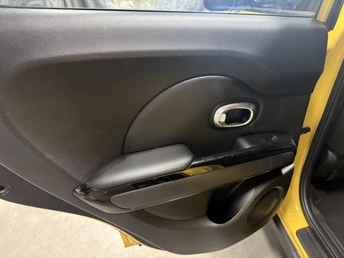 Used 2014 Kia Soul ! w/ Sun & Sound Package FWD image 17