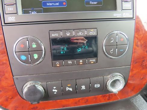 Used 2011 Chevrolet Silverado 2500 LTZ w/ LTZ Plus Package AWD/4WD image 28