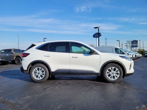 Used 2024 Ford Escape Active w/ Cold Weather Package image 2