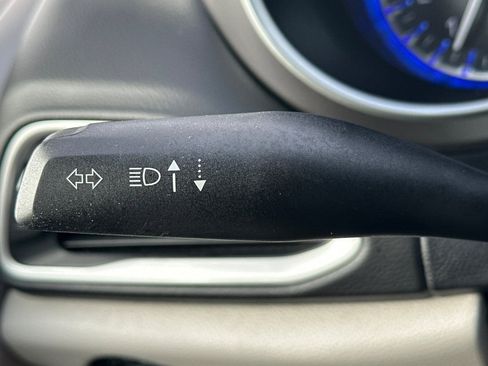 Used 2022 Chrysler Pacifica Touring-L image 39