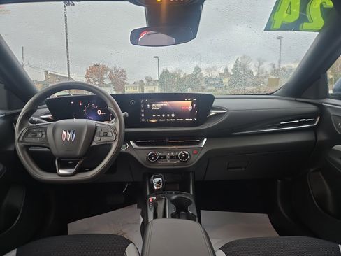 Used 2024 Buick Envista Preferred w/ Advanced Safety Package image 14