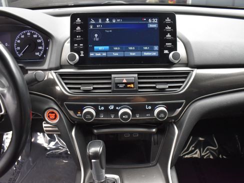 Used 2021 Honda Accord Sport image 17
