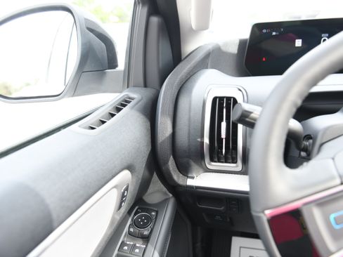 New 2026 Ford Expedition Active RWD image 27