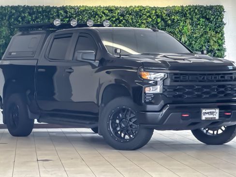 Used 2023 Chevrolet Silverado 1500 Custom Trail Boss w/ LPO, Dark Essentials Package AWD/4WD image 1