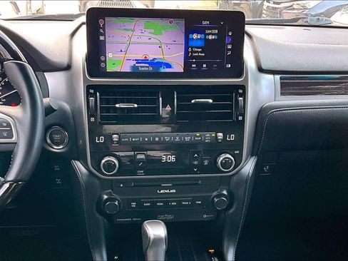 Used 2023 Lexus GX 460 Luxury w/ Sport Design Package image 7