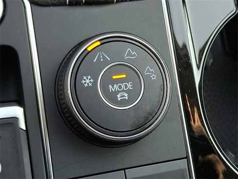 Used 2022 Volkswagen Atlas SEL image 25