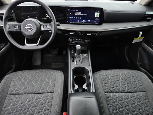 Used 2026 Nissan Kicks SV image 8