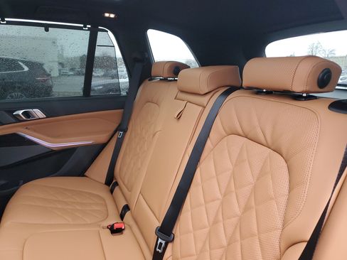 New 2026 BMW X5 xDrive40i w/ M Sport Package AWD/4WD image 24