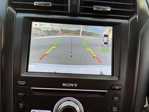Used 2019 Ford Fusion Energi Titanium FWD image 22