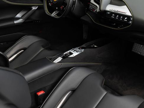 Used 2021 Ferrari SF90 Stradale AWD/4WD image 20