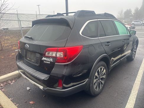 Used 2017 Subaru Outback 2.5i Limited image 3